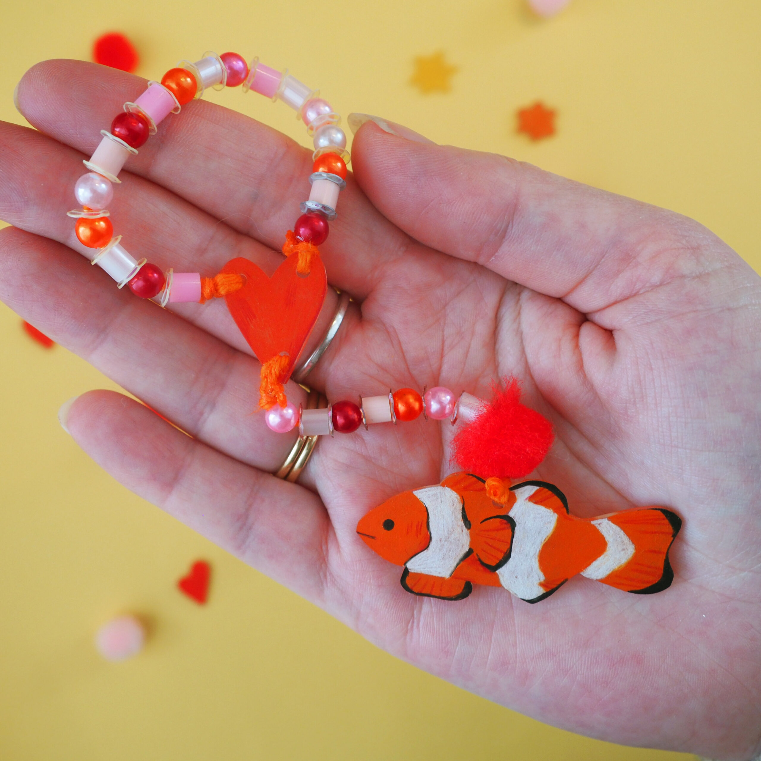 Décoration à suspendre - Poisson clown & cœur